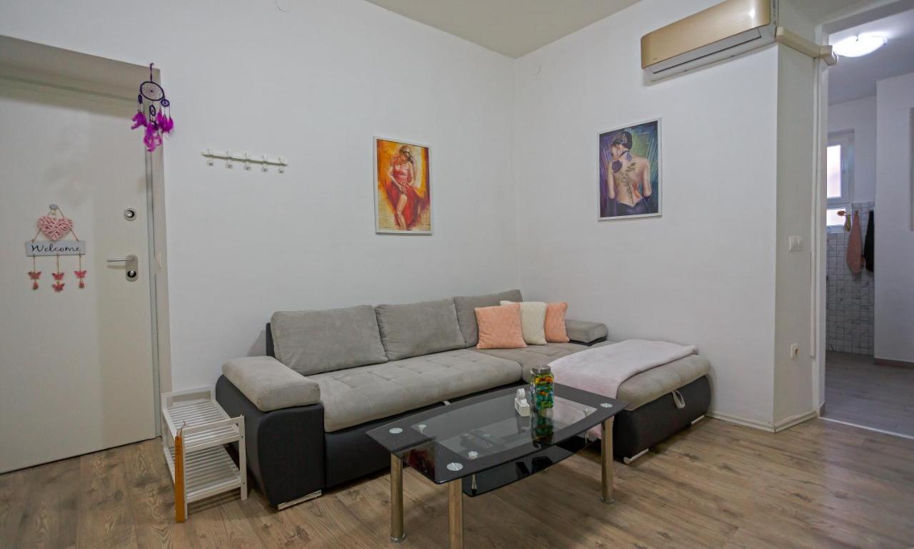 Rich Apartment Pula Exterior foto